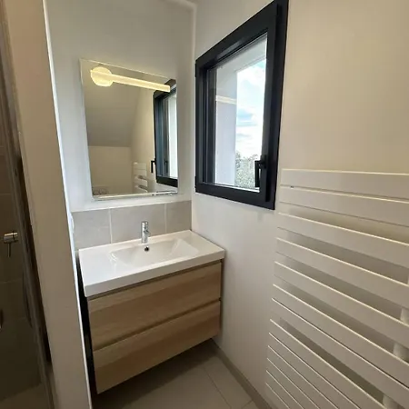 Ty Kerbihan, Confortable Maison Au Calme, 200m 滨海拉特里尼泰